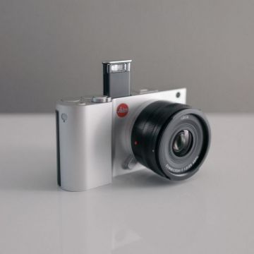 תמונה של Leica T Mirrorless Digital Camera